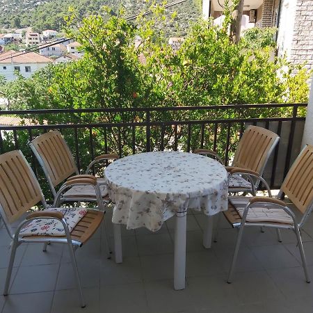 מרינה Apartments Iva I Marko מראה חיצוני תמונה