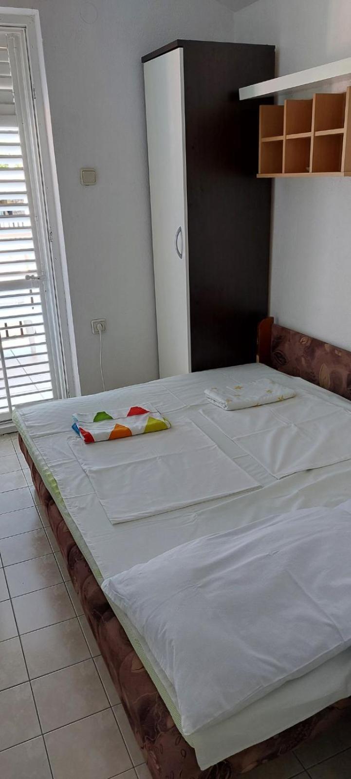 מרינה Apartments Iva I Marko מראה חיצוני תמונה
