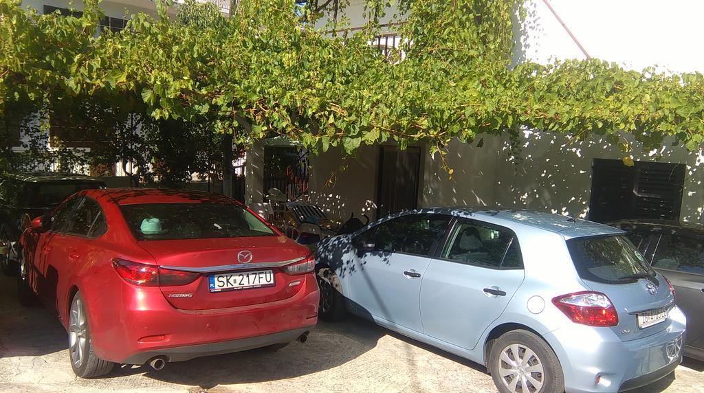 מרינה Apartments Iva I Marko מראה חיצוני תמונה
