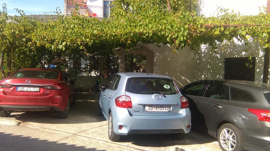 מרינה Apartments Iva I Marko מראה חיצוני תמונה