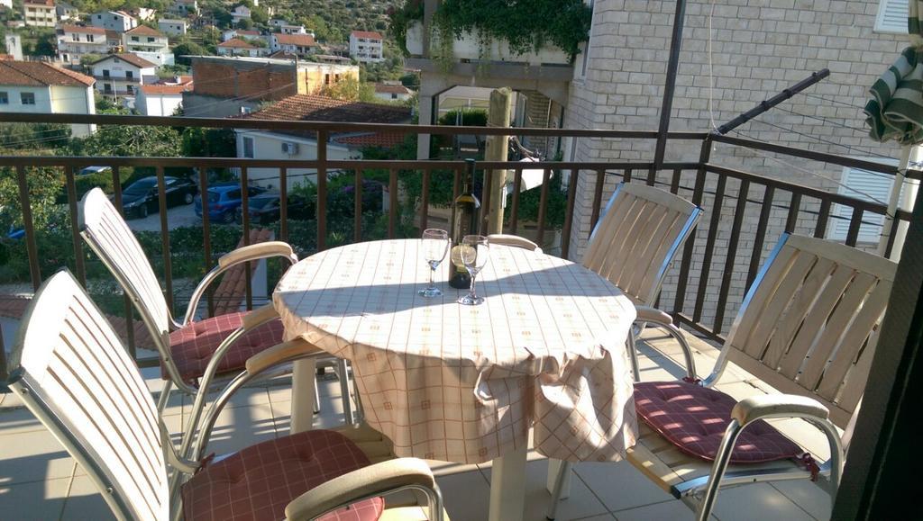 מרינה Apartments Iva I Marko מראה חיצוני תמונה