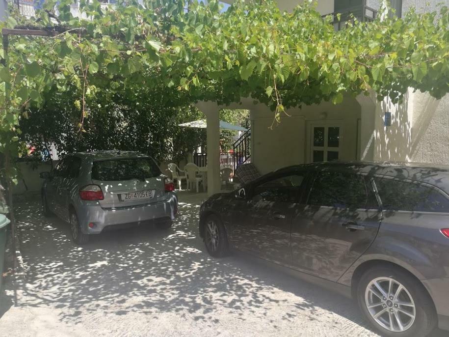 מרינה Apartments Iva I Marko מראה חיצוני תמונה