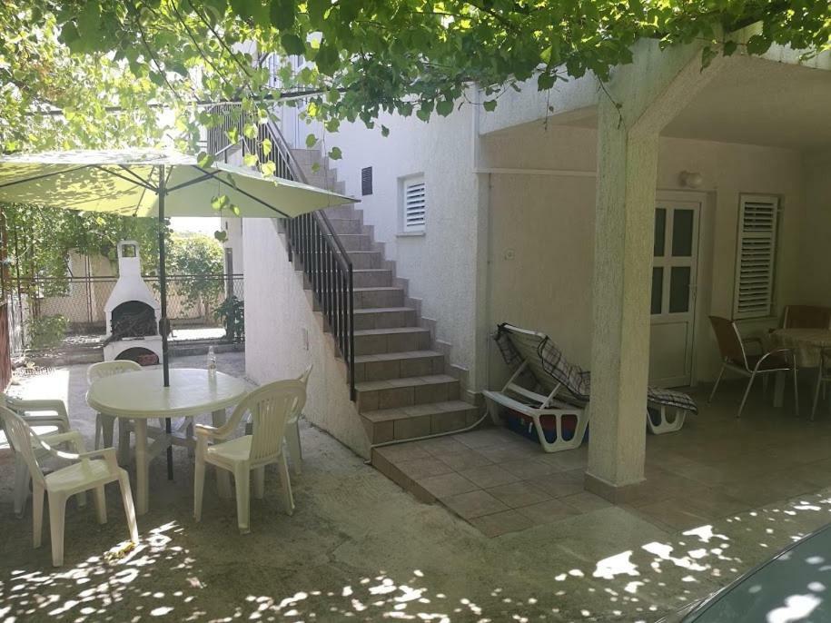 מרינה Apartments Iva I Marko מראה חיצוני תמונה